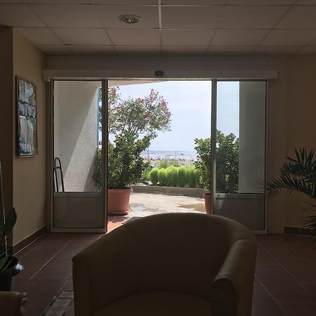 Hotel La Rosa Negra 울친 외부 사진