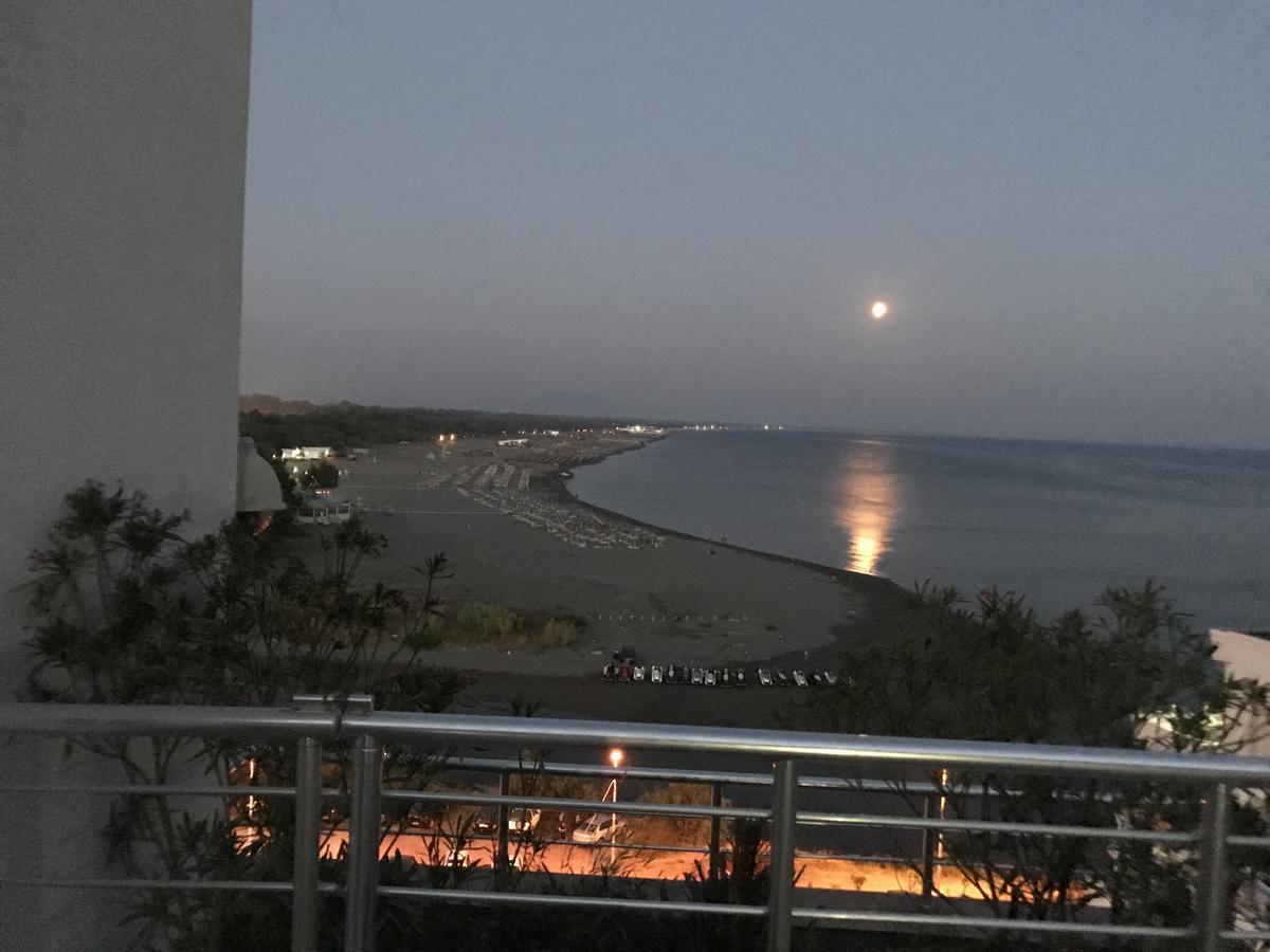 Hotel La Rosa Negra 울친 외부 사진