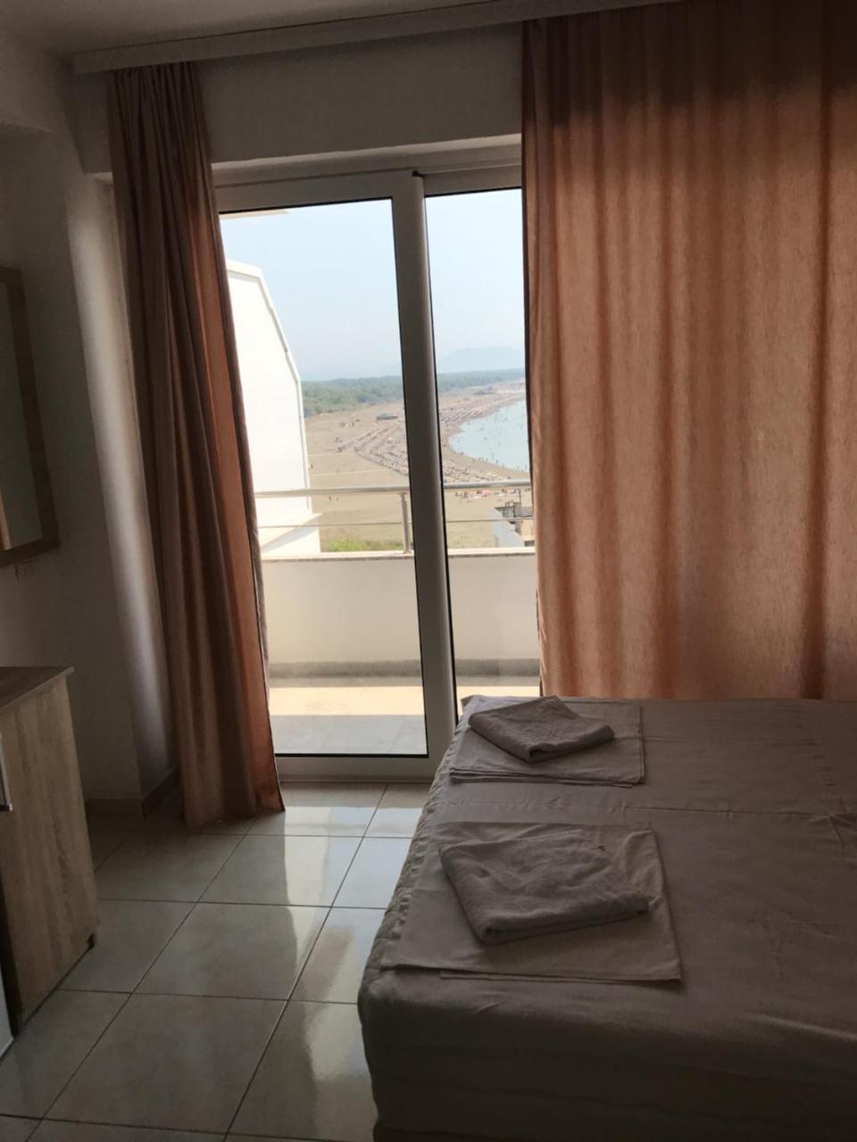 Hotel La Rosa Negra 울친 외부 사진