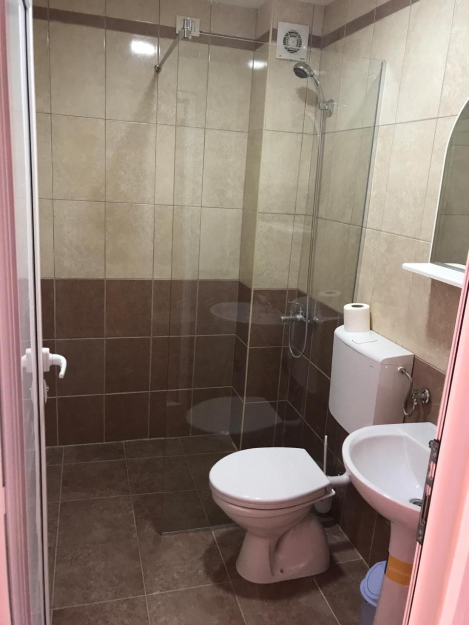 Hotel La Rosa Negra 울친 외부 사진